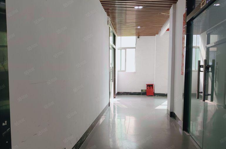 固戌地铁口附近原房东，独门独院楼上精装修230平，好停车！