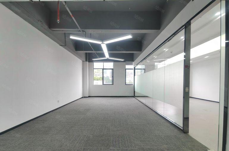 西乡银田，精装办公室仓库265平3个隔间，有货梯，价格超实惠