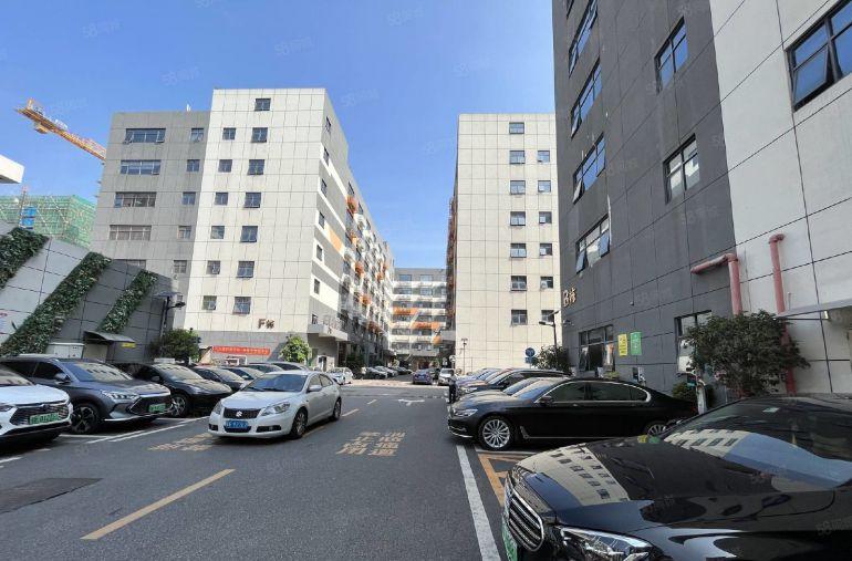 深圳福永新和工业厂房出租2000平 1000平起可分租地铁口