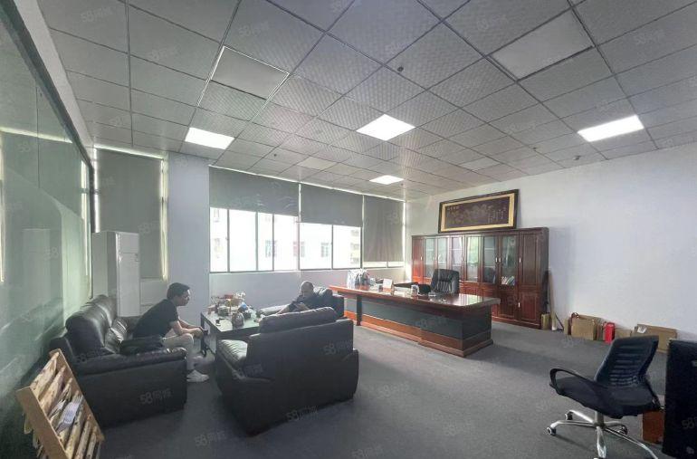 石岩新出楼上950平米带装修办公室招租