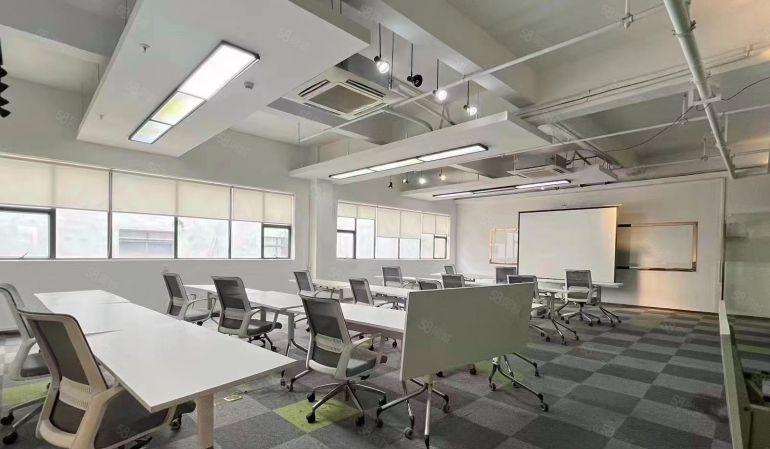 超值！上市公司物业整层2300平豪华精装送全套靓丽家私