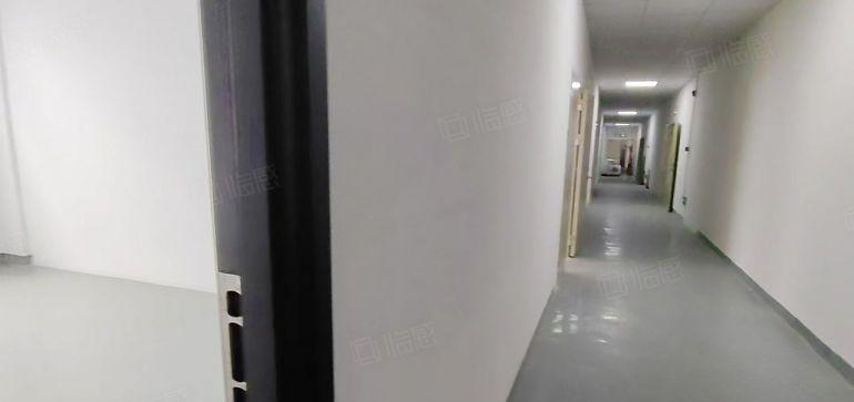 西乡银田工业区，新出200平厂房仓库出租。电到位，租金30元