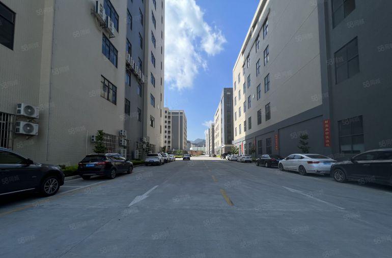 沙井原房东一楼红本厂房2380平方出租带卸货平台地坪漆空地大