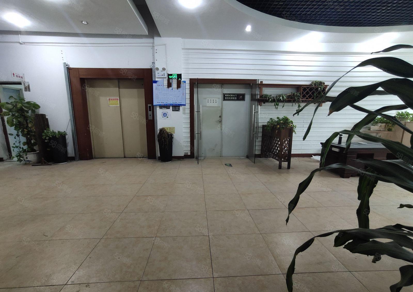 宝安鹤州九围，新出楼上整层厂房1100平，独门独院，租面26