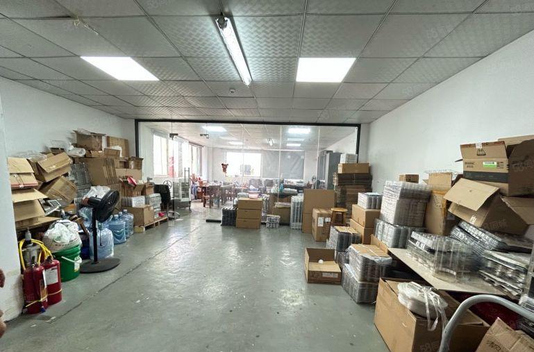 沙井京基百纳附近二楼150平厂房出租，大小分组，水电到位