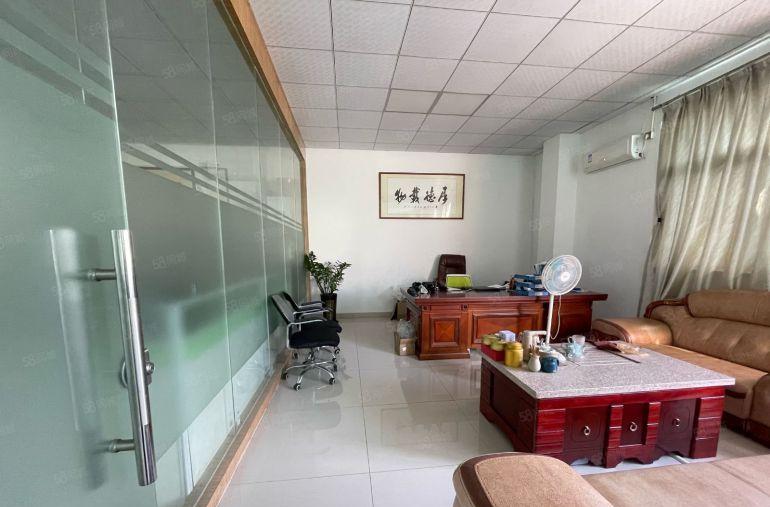 西乡九围工业区，带装修1100平整层厂房出租，可分租使用率高