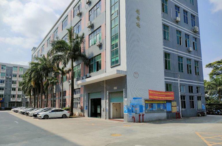 石岩 工业园整层2000平厂房出租可分租   低价仓库出租