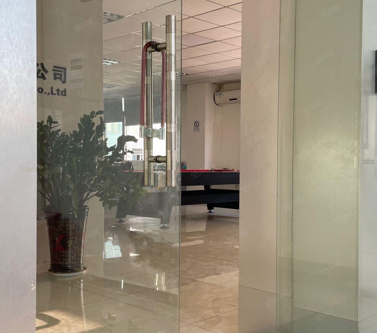 兴东地铁旁办公厂房668平精装修，一物业直接，使用率高