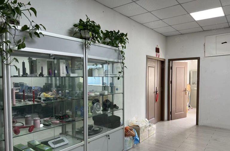 石岩地铁口原房东810平实际面积出租低价仓库一楼厂房出租分租