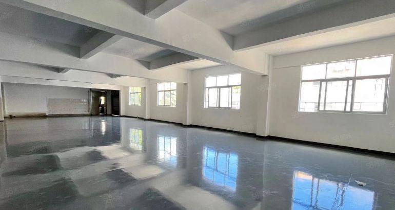 松岗楼岗2楼整层1300平方厂房出租