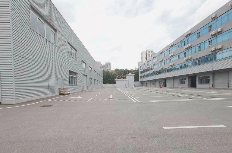 福永107国道旁现成4S店厂房出租层高13米7000平方空地