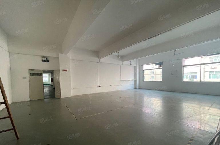 福永主干道楼上800平红本厂房现成办公加仓库可电商生产等