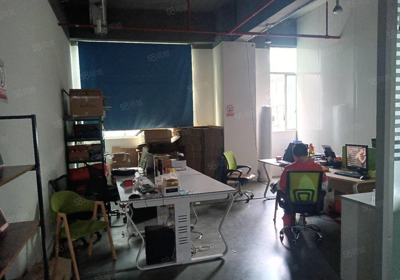 石岩外环新出厂房楼上13000平方现有前台办公室装修
