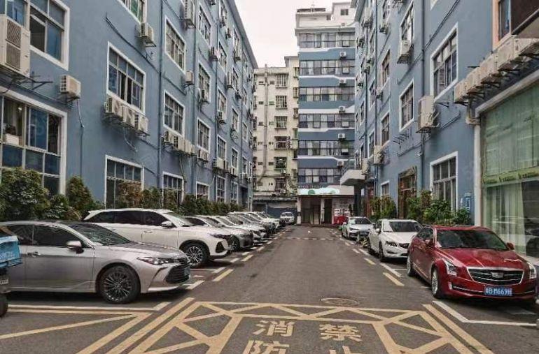 固戍地铁口附近新出精装修厂房写字楼20平200平 可分租