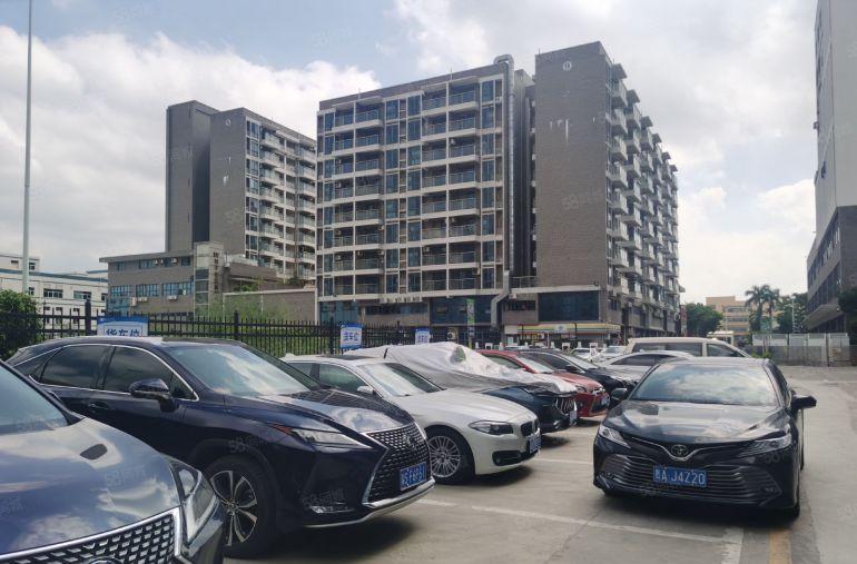 石岩同富裕工业区原房东楼上2000平厂房出租仓库分租实际面积