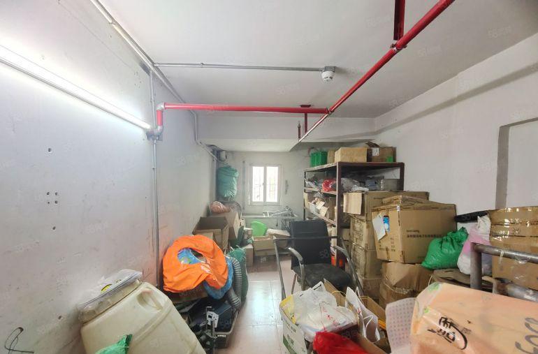 西乡，固戍大型工业区，一楼带装修600平厂房，带阁楼层高6米