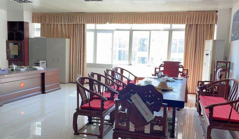 宝安西乡2000平米带装修厂房仓库出租，可申请补贴