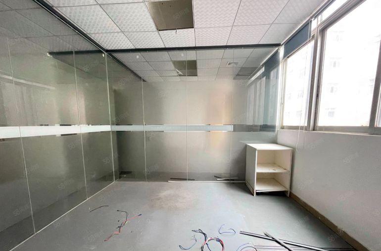 西乡固戍科技园，带装修580平实际面积厂房出租，拎包可用