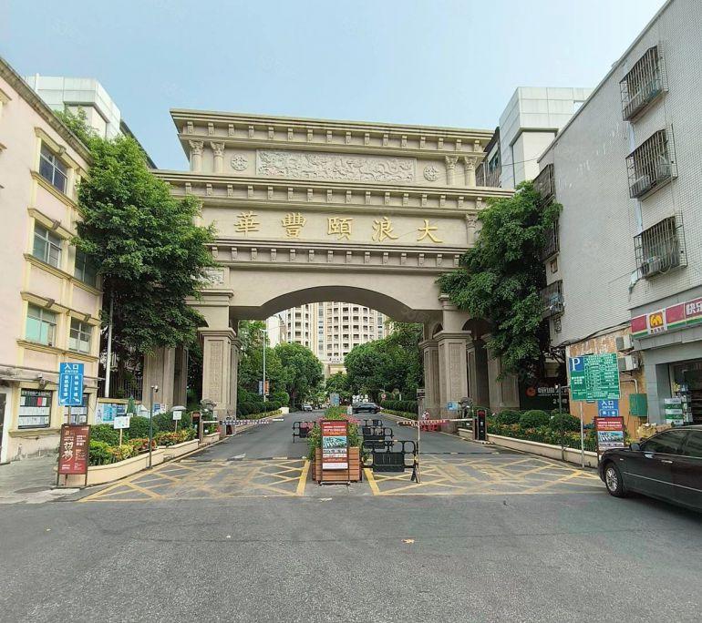 300平起租福永地铁口新出一二楼2000平带装修厂房仓库出租