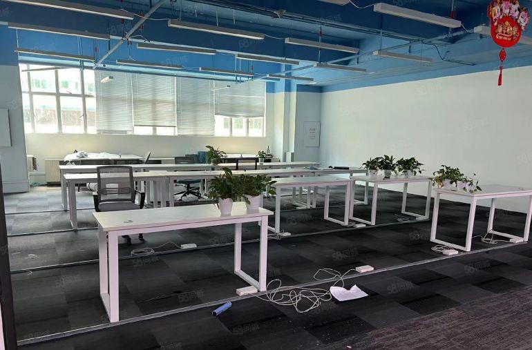 石岩石龙仔新出楼上带精装修厂房3000平出租，整层可分租