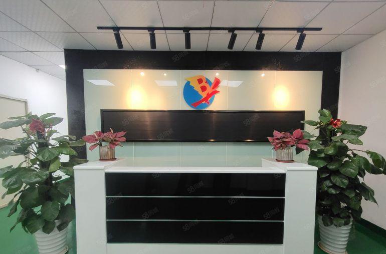 平峦山地铁站旁，独门独院楼上600平带现成装修厂房，仓库出租