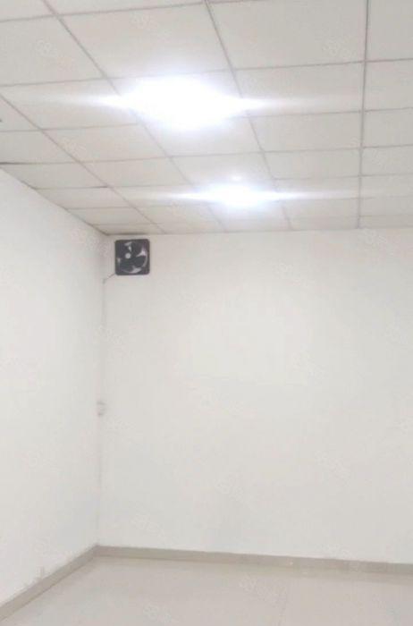 流塘地铁口精装厂房仓库50平100平200平300至5000