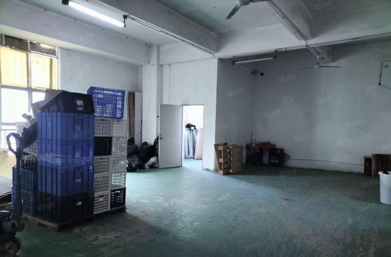 福永和平地铁站楼上1000平500平起租精装修厂房低价出租