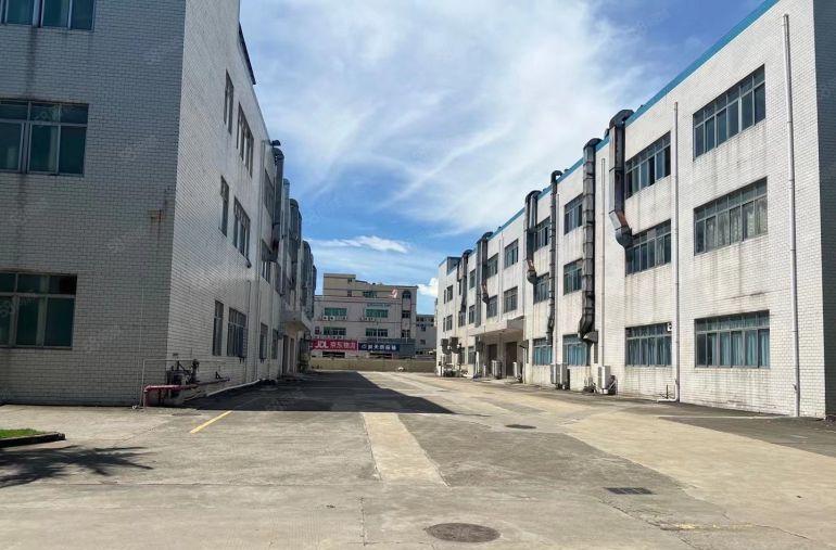 20元福永新和桥头西地铁口附近原房东带红本大小面积出租