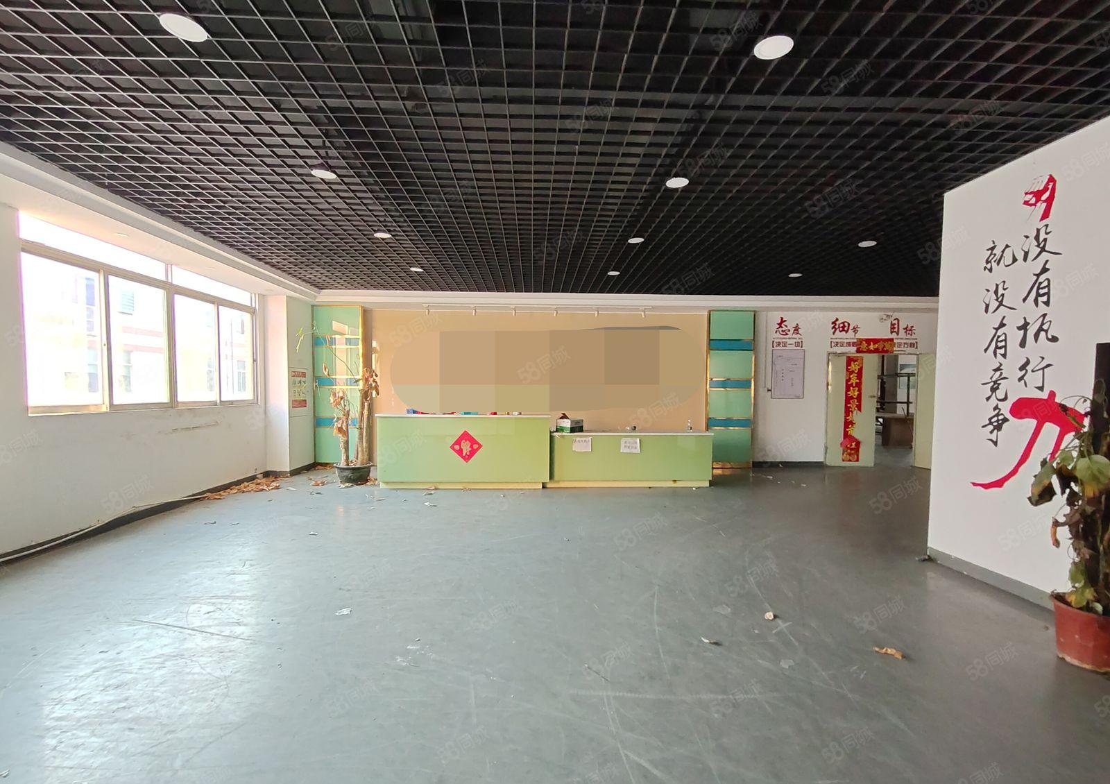 西乡，固戌，航城大道，楼上带装修1205平厂房出租，无转让费