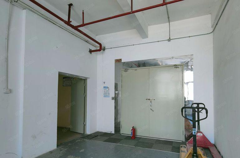 零公摊！租32元每平实惠实用整层1350平可分租地铁口园区