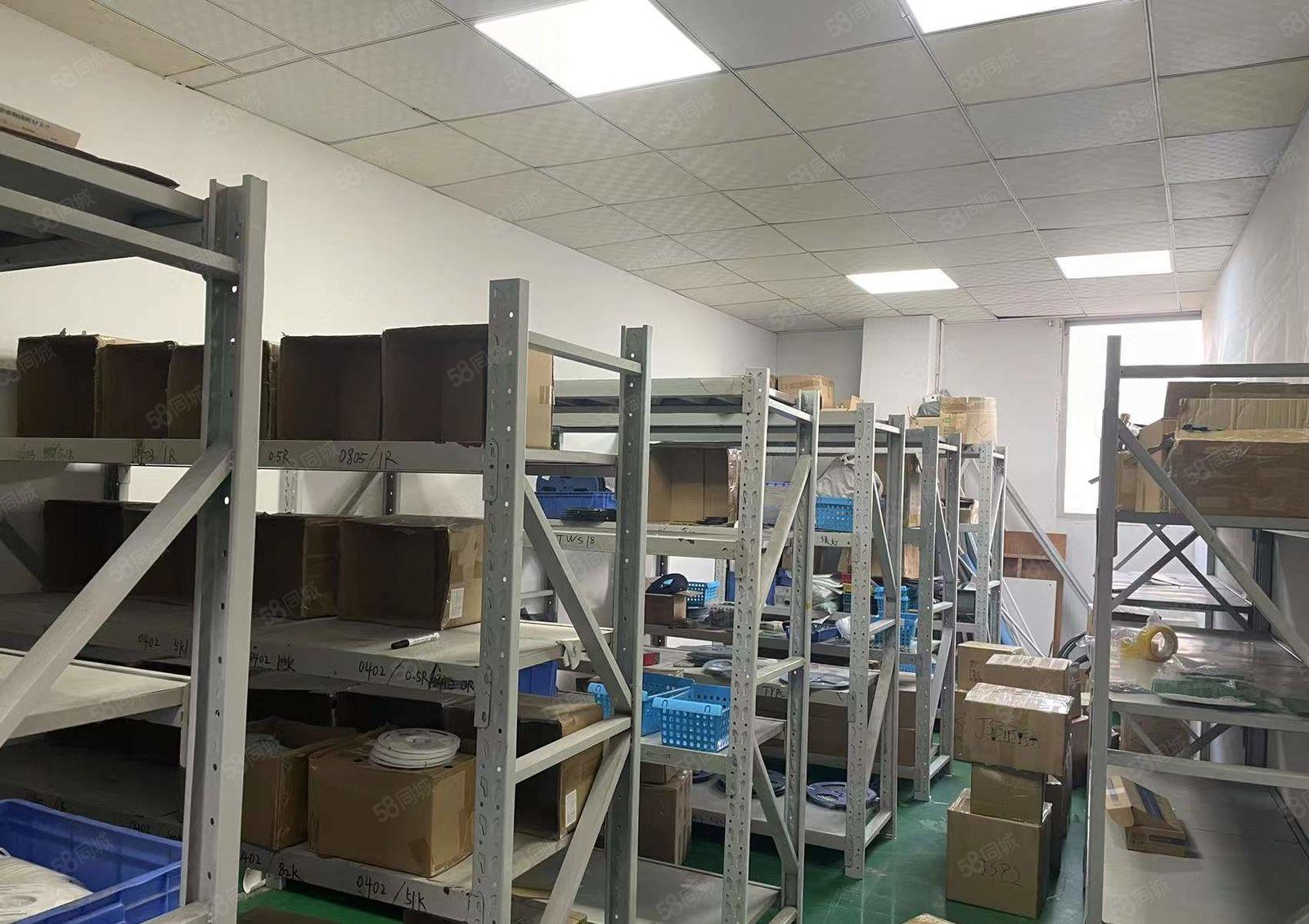 宝安石岩地铁口，3楼700平，装修免费用，人气旺好招工