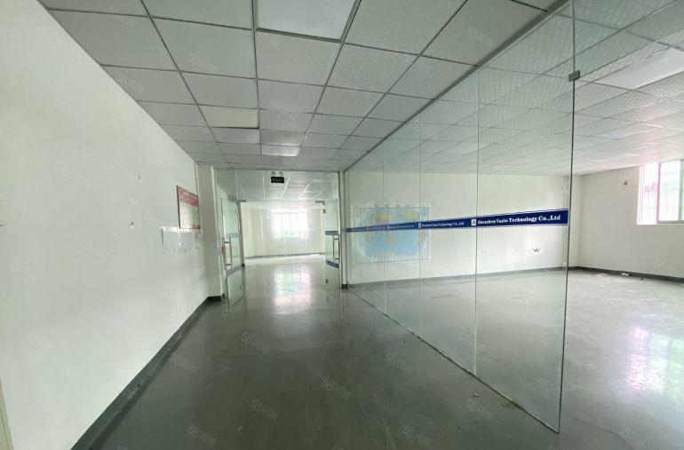 松岗东方沃尔玛附近工业区二楼880平方厂房出租带精装修办公室