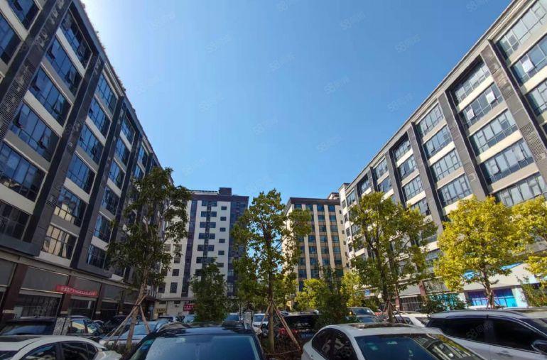 福永和平国际会展中心旁楼上500平方精装修厂房可办公空地大