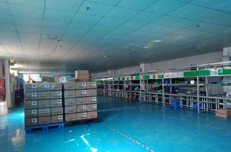 租20元每平！整层靓装2300平可分租位置形象俱佳实惠实用