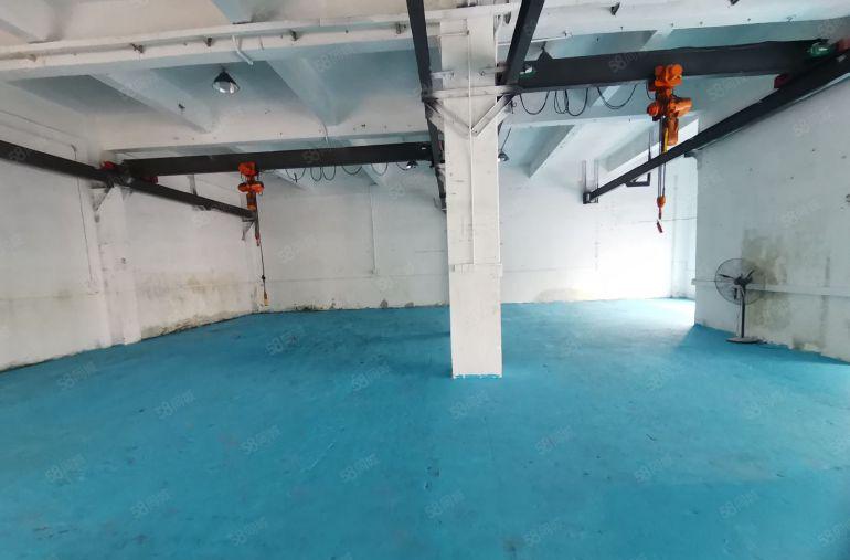 沙井黄埔一楼500平方厂房，有全新地坪漆，两部航车，水电齐全