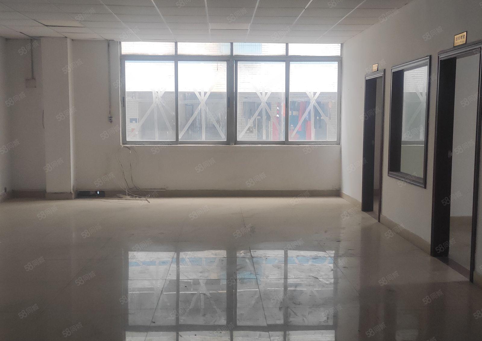 福永凤凰楼上1000平米精装修厂房出租可分租无转让费拎包入住