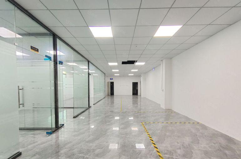 西乡鹤洲九围工业区，400平728平等带装修厂房仓库低价出租