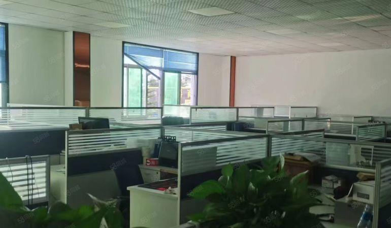 公明村委厂房出租独院5500平米一楼带有行车豪华装修 可分组