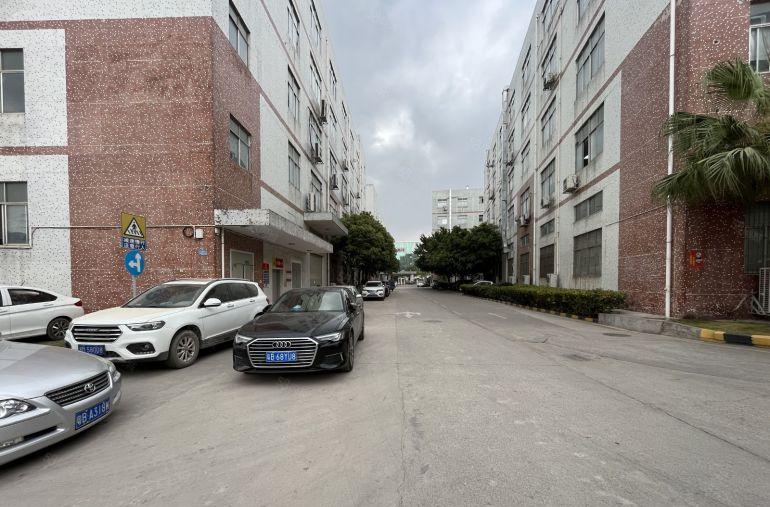 新安地铁口500平定制装修厂房仓库办公室出租分租电子研发电商