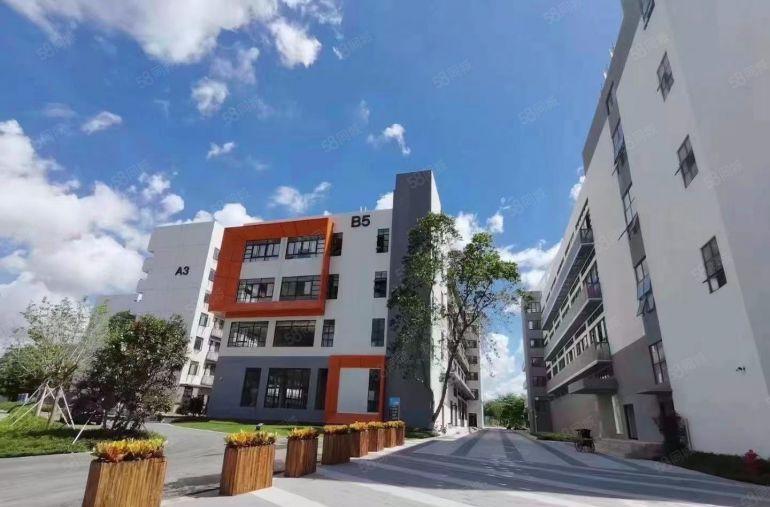 福永塘尾高新科技园新出楼上2600平米豪华装修出租