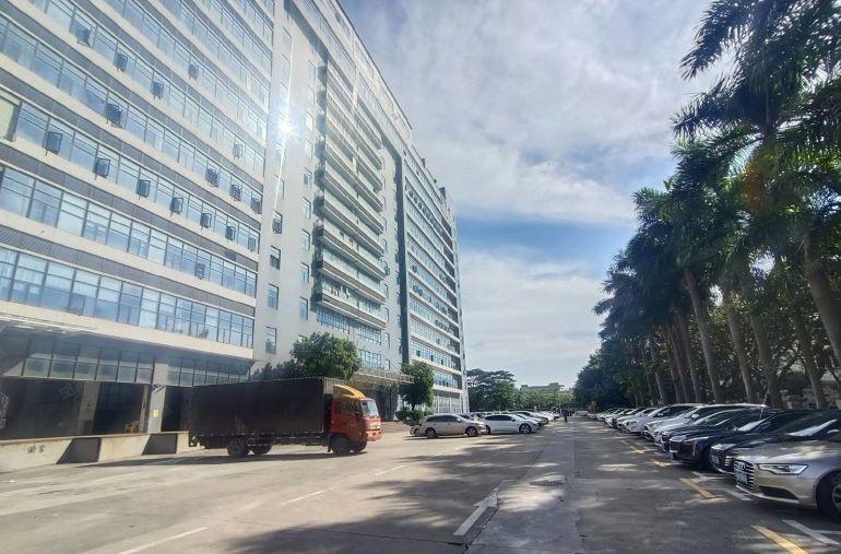 西乡107国道原房东整层2200平无尘车间无需转让费厂房出租