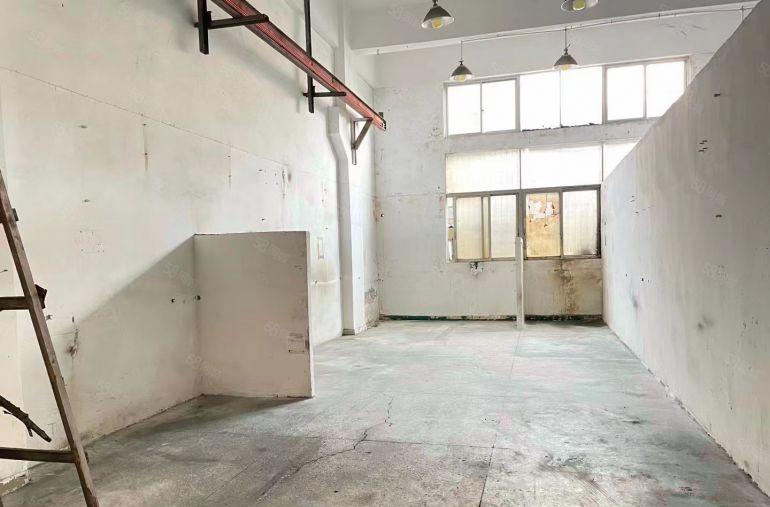 沙井中心路旁98工业区一楼500平方米带装修厂房出租