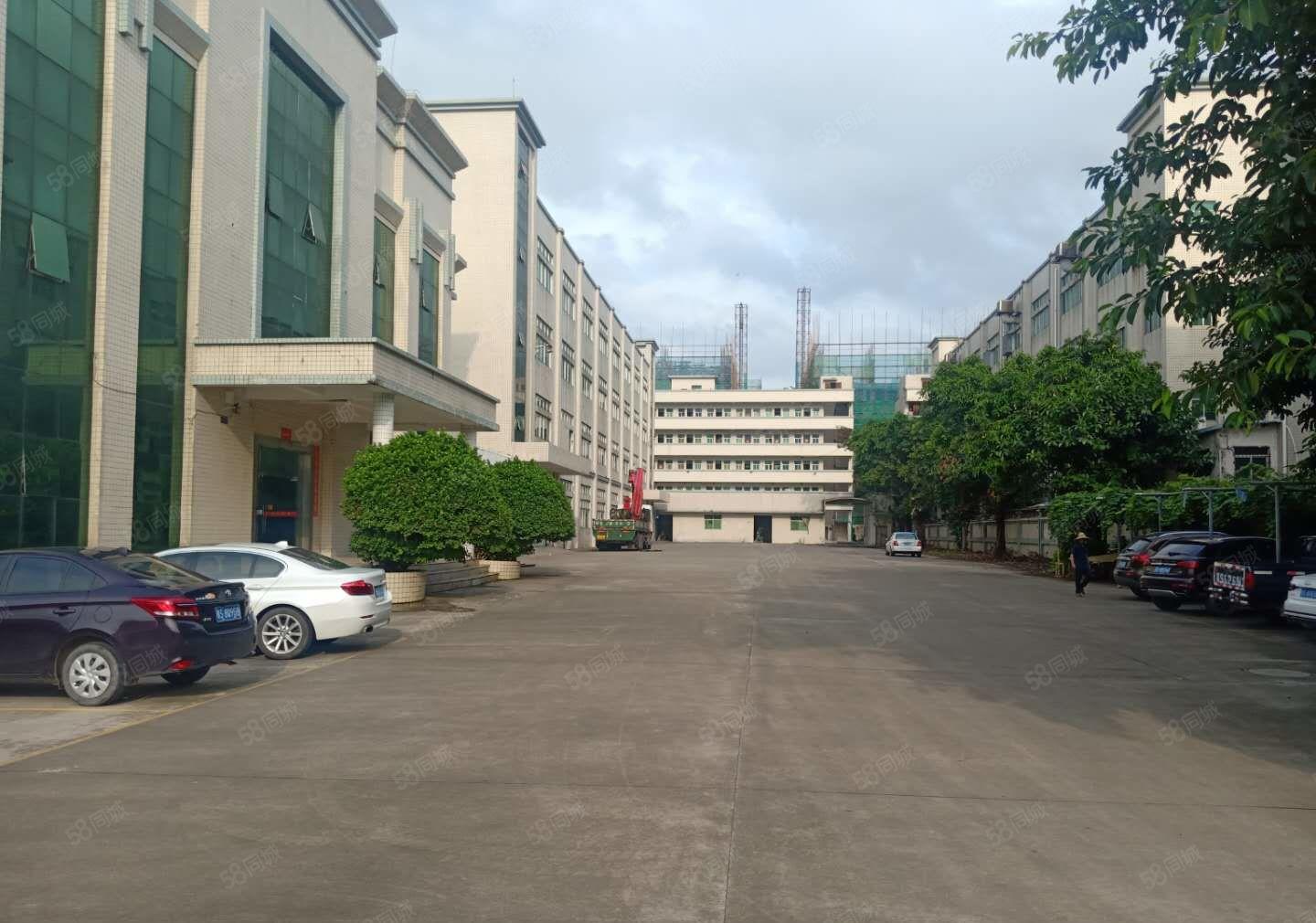 石岩地铁口附近红本厂房6000平出租精装修大小可分空地大