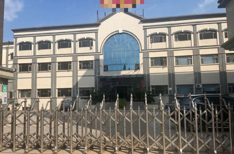 企石镇原房东标准独院厂房，形象好，现在水电到车间办公室装修