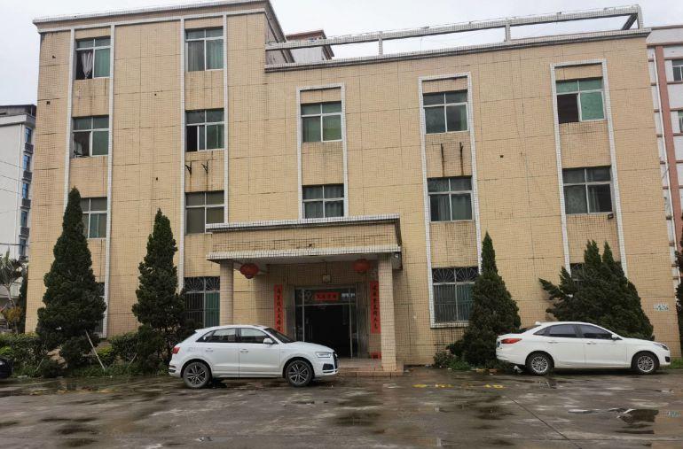 10块10块，小金口10米高钢构独门独院低价出租