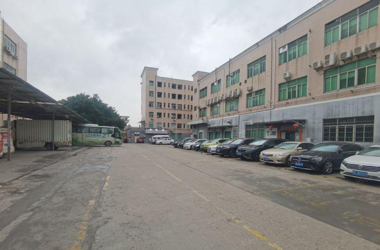 龙华区观澜街道梅关高速出口附近一楼1500平方主干道边