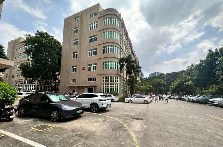 观澜樟坑径花园式厂房一楼1600平出租，高6米可分租