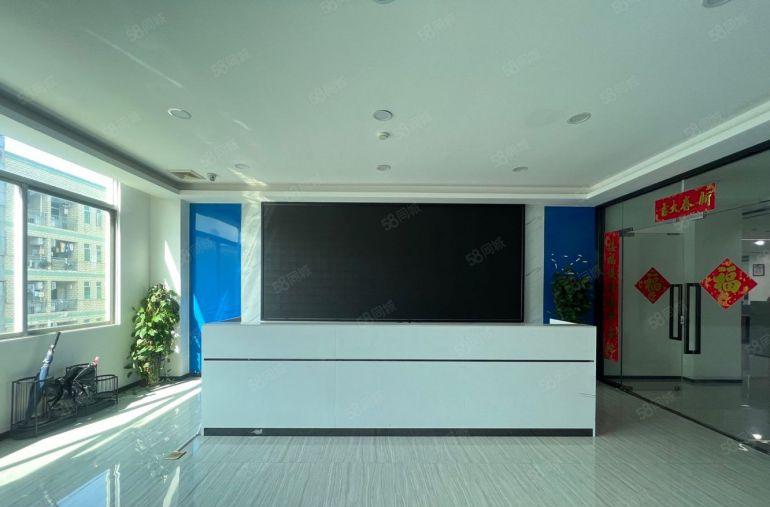 龙华缘分地铁口600米大型园区精装修厂房出租1500平可分租