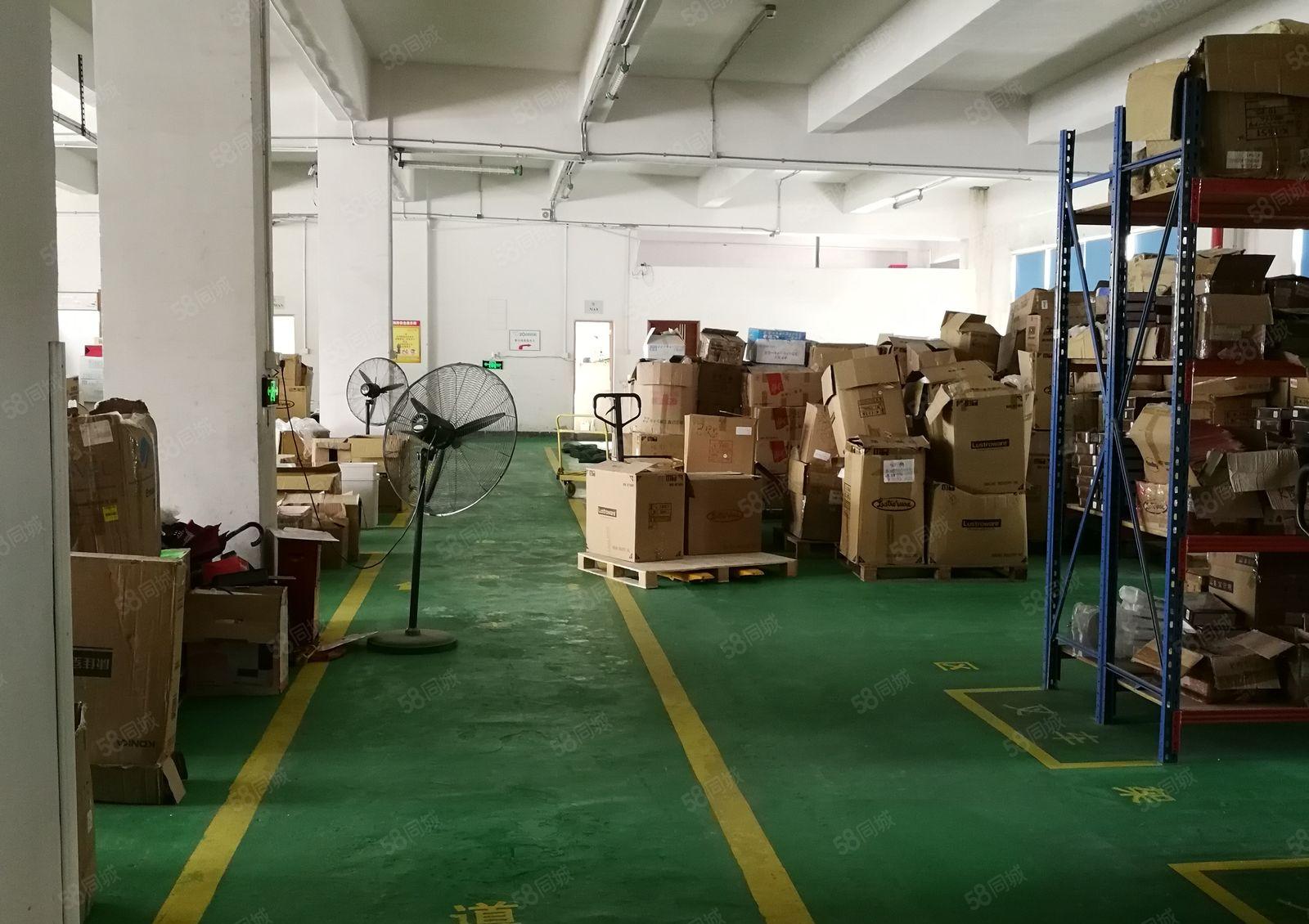 龙华厂房出租，大小面积都有，福龙路辅路旁，近龙胜地铁站附近