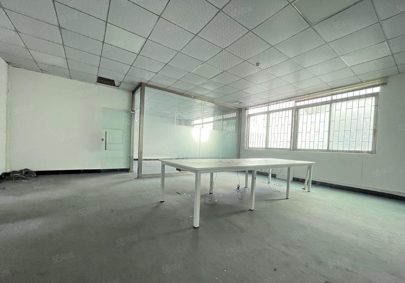 龙华汽车站1400平一楼精装无尘厂房出租，原房东实际面积出租
